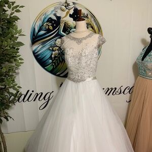 Allure Bridals 9301 Bridal Wedding Dress Gown Size 10